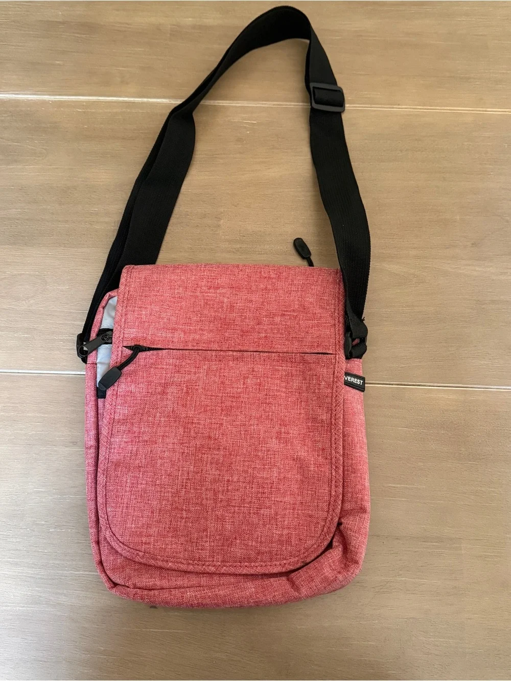 Everest Men’s Red Messenger Bag Crossbody Travel Organizer Shoulder Bag